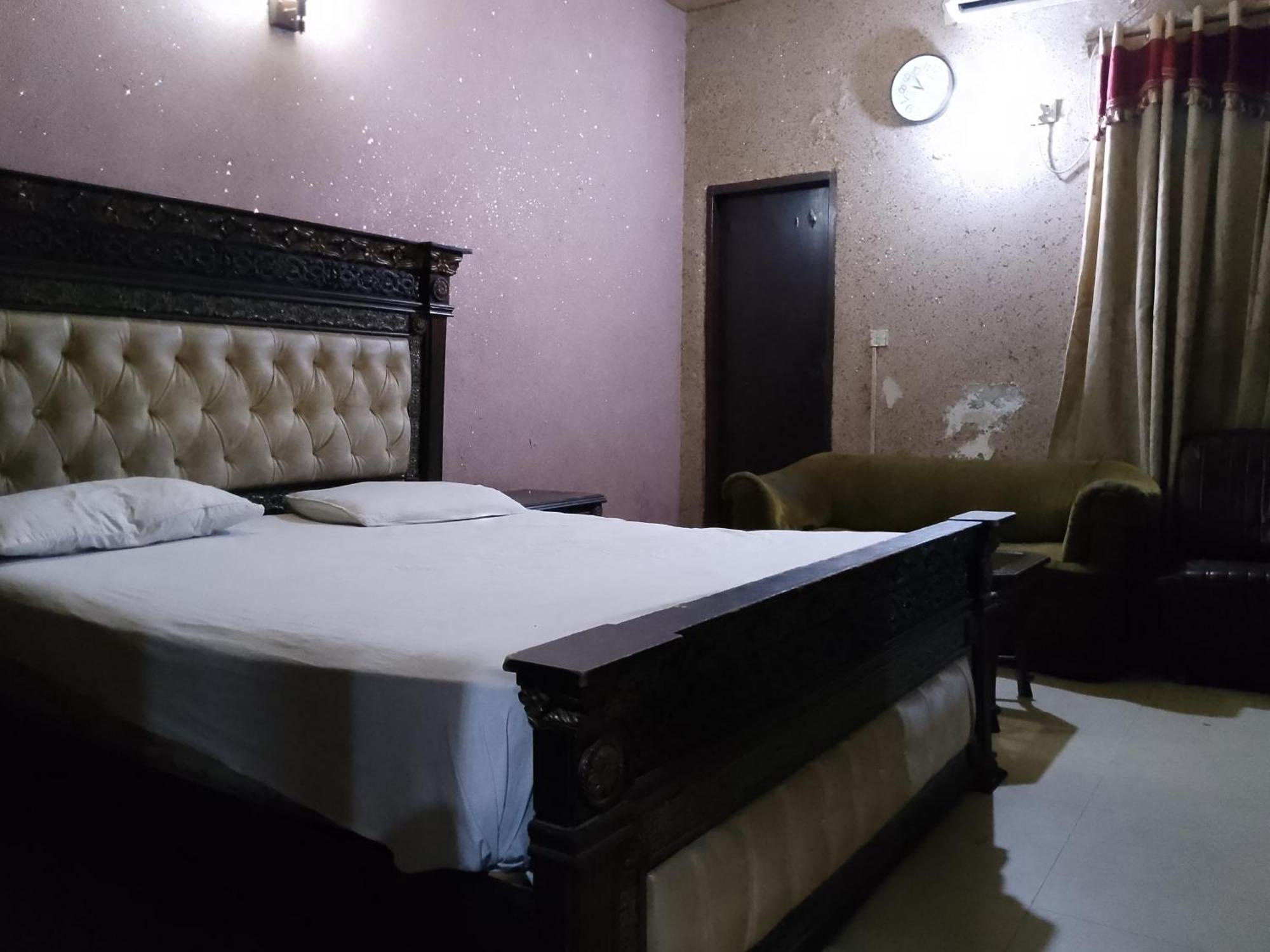 Moon Soon Hotel Лахор Номер фото
